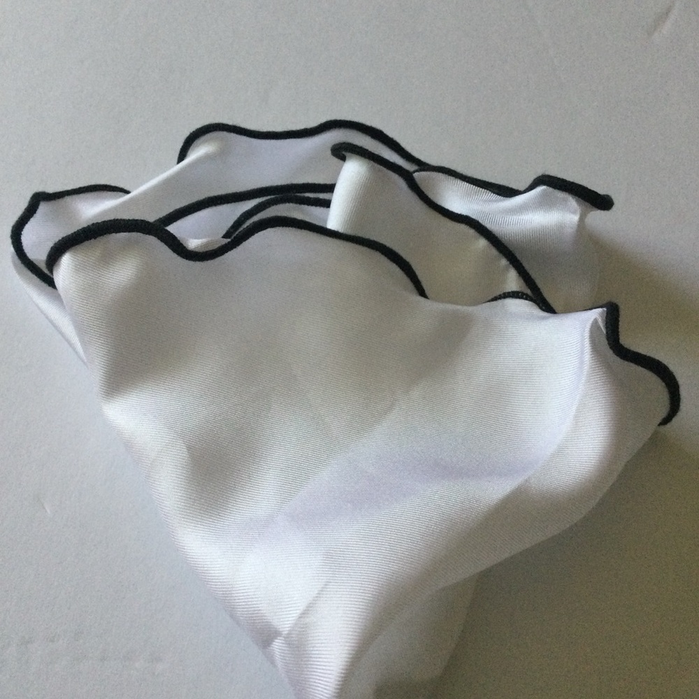 EDWARD ARMAH SILK ROUND POCKET CIRCLE SQUARE WHITE WITH BLACK EDGE NWOT